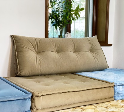 French Daybed Sofa : Triangular Backrest